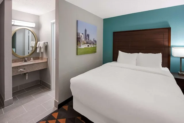 غرفة قياسية بسريرين كوين، Clarion Pointe Indianapolis Northeast 1/5