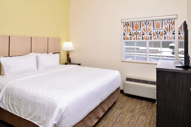 جناح استوديو بسرير فردي، Candlewood Suites Winchester 2/7