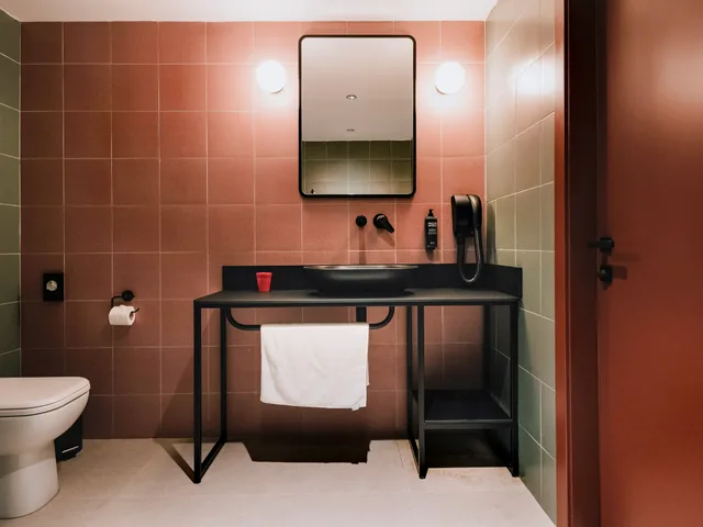 غرفة سوبيريور بسرير كينج بإطلالة على المدينة، ibis Styles ST Pauls Bay Malta 2/2