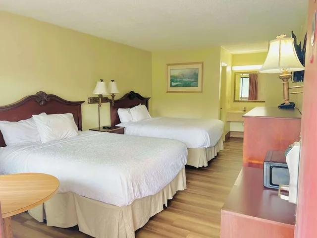 غرفة قياسية بسريرين كوين، Knights Inn Yemassee 1/4