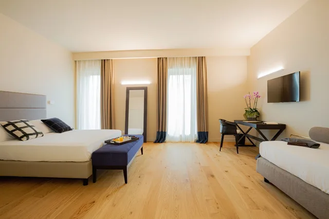 غرفة قياسية ثلاثية بسرير كوين وسرير فردي، Hotel Politeama 1/4