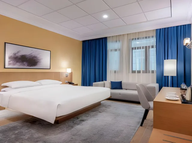 غرفة كلاسيكية بسرير كينج للمدخنين، La Maison Hotel Doha 1/1