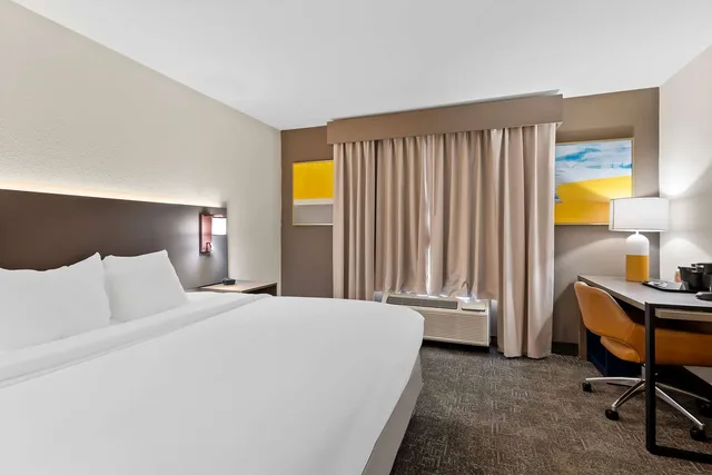 غرفة بسرير كينج، Comfort Inn & Suites Elk City South 1/4