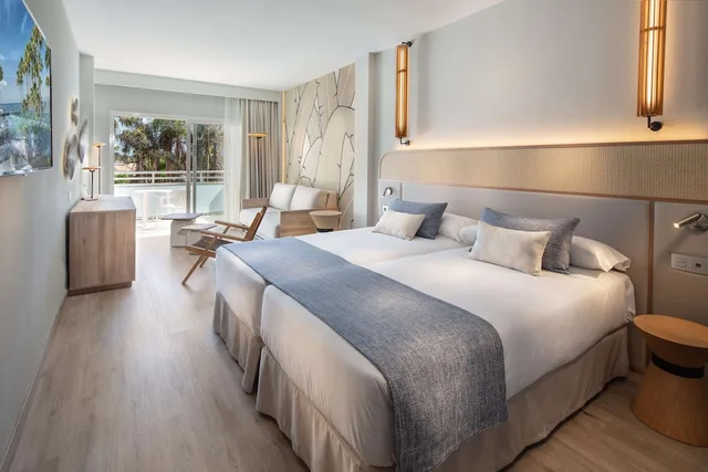 غرفة عائلية بسريرين منفصلين مع أريكة، Hotel Tabaiba Princess 2/4