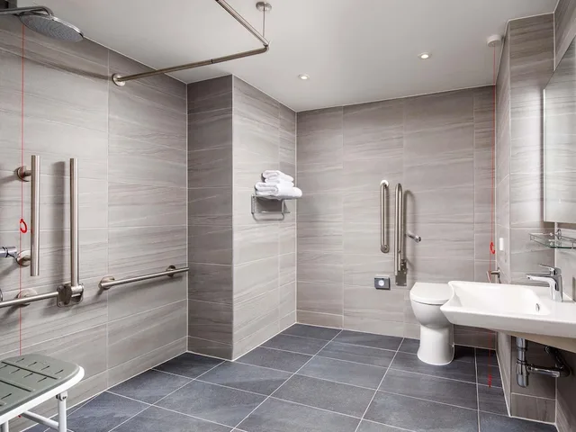 غرفة قياسية بسرير مزدوج لذوي الإعاقة، Mercure Newport 3/3