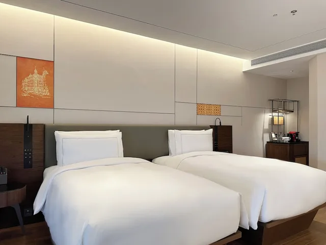 غرفة قياسية بسريرين منفصلين، UrCove by Hyatt Shanghai on the Bund 2/3