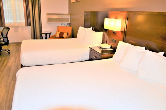 غرفة قياسية بسريرين كوين، The Ashley Inn Suites 7/9