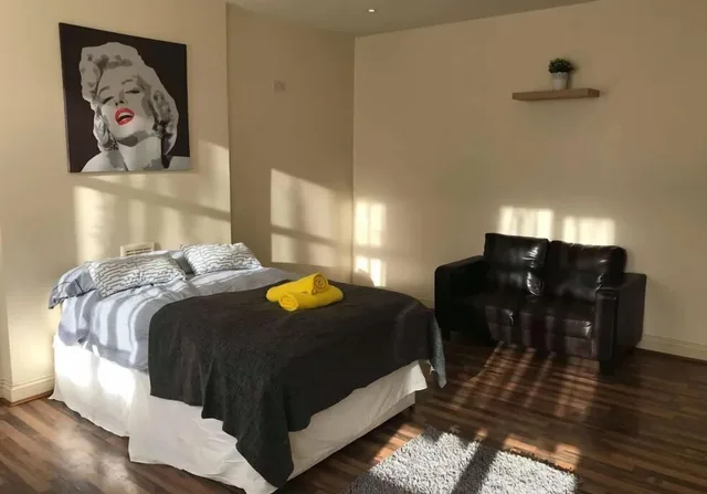 Female Dorm, Female Only, 5 Bunk Beds, Accomodation London 1/1