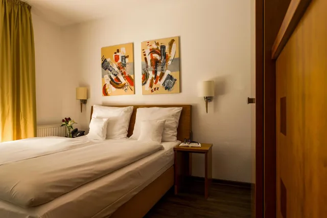 Classic, Double Bed, Seehotel Niedernberg - Das Dorf am See 4/10