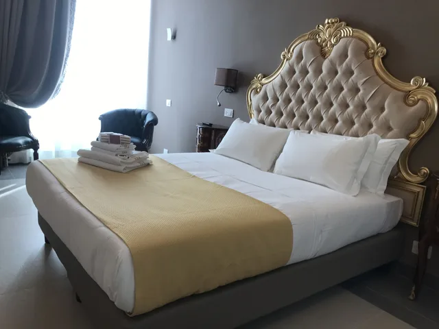 جناح جونيور بسرير كوين، Art Resort Galleria Umberto. 2/7
