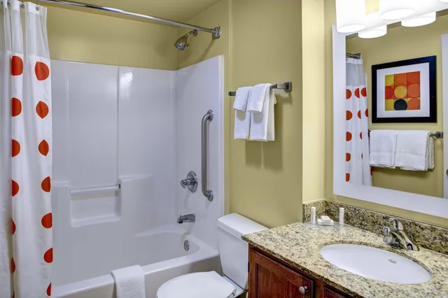 استوديو بسرير كوين مع أريكة، Towneplace Suites Findlay 2/4