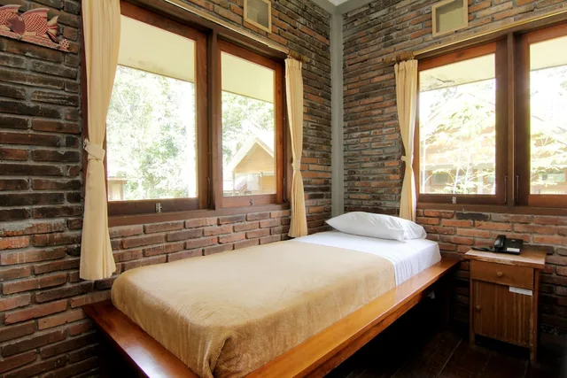 5 Bedrooms, House, 10 Beds، Disaster Oasis 9/10