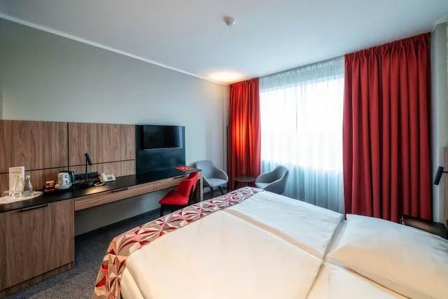 Plus, Double Bed, River View، Hotel Park Plaza 1/7