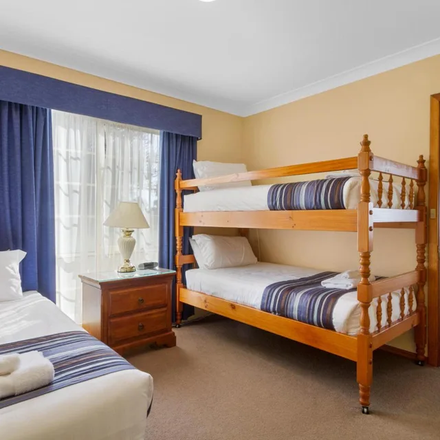 2 Bedrooms, Pier, Cottage، Swansea Cottages & Motel Suites 3/10