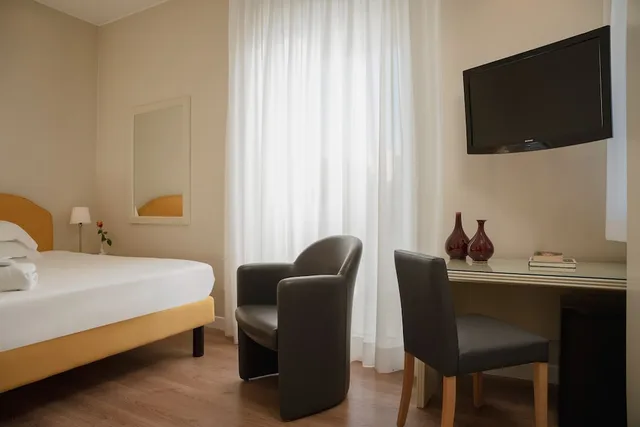 غرفة اقتصادية مفردة بسريرين منفصلين، National Hotel 4/5