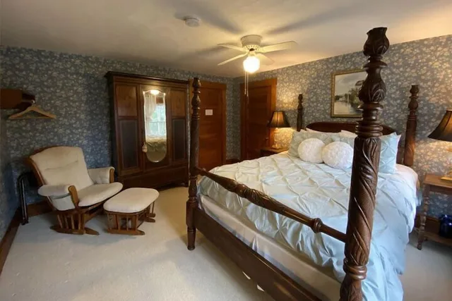 Elizabeth, Queen Bed، Follansbee Inn 1/2