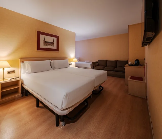 Standard, Triple, Luze Castellana Hotel 2/4