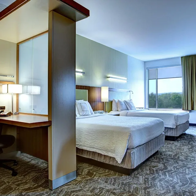 جناح بسريرين كوين مع سرير سحّاب إضافي مع أريكة، SpringHill Suites Harrisburg Hershey 1/1