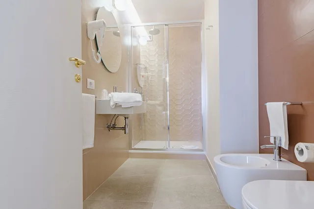 غرفة كلاسيكية بسريرين منفصلين، Boston Hotel Bari 3/3