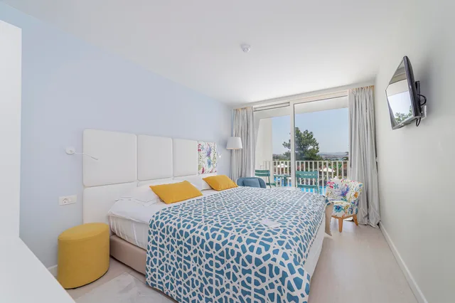 Connecting, Family, Park or Courtyard View, French Balcony، Amadria Park Jakov 1/2