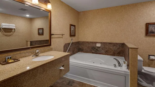 جناح بسريرين كوين، Best Western Plus Kelly Inn and Suites 5/6
