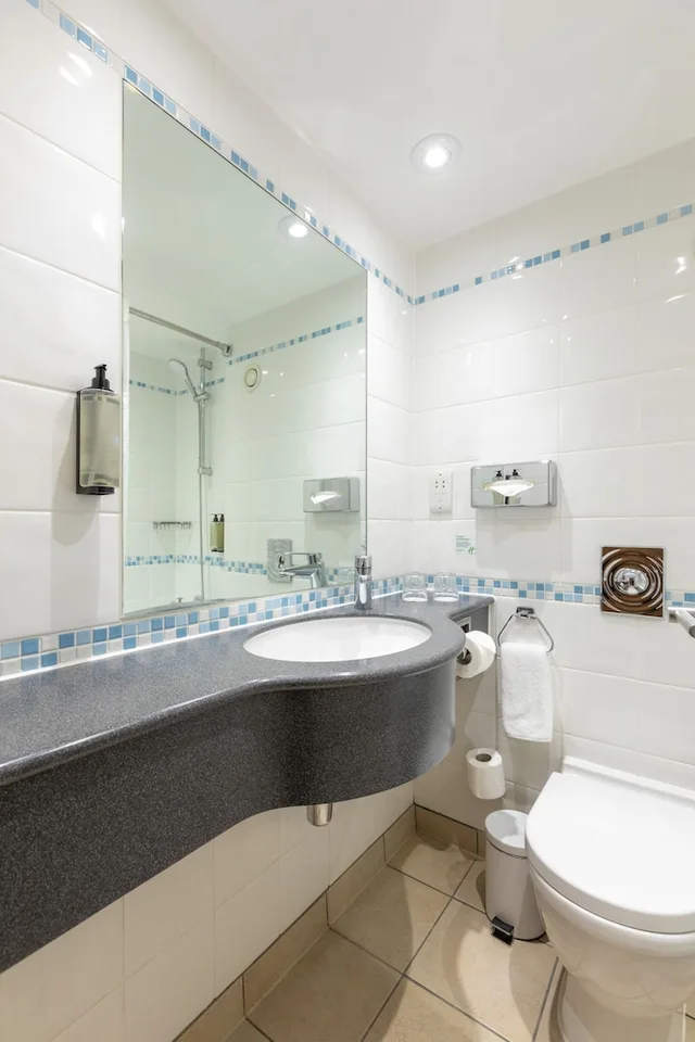 غرفة قياسية بسريرين منفصلين، Holiday Inn London - Regent's Park by IHG 5/5