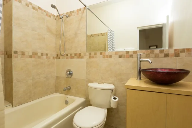 شقة فاخرة بسرير كوين وسرير مزدوج بإطلالة على الجبل بغرفتي نوم، The Embassy Luxury Apt Crystal Towers Ii 3/3