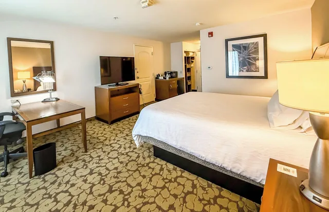 غرفة، Hilton Garden Inn Gilroy 1/4