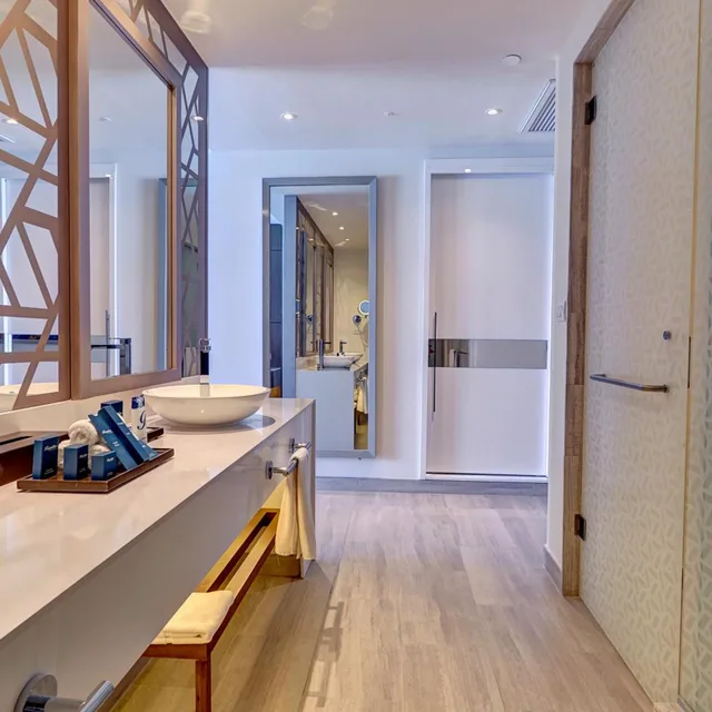 Luxury, Suite, King Bed, Ocean Front, Royalton CHIC Cancun, An Autograph Collection (ex Royalton Cancun) 7/7