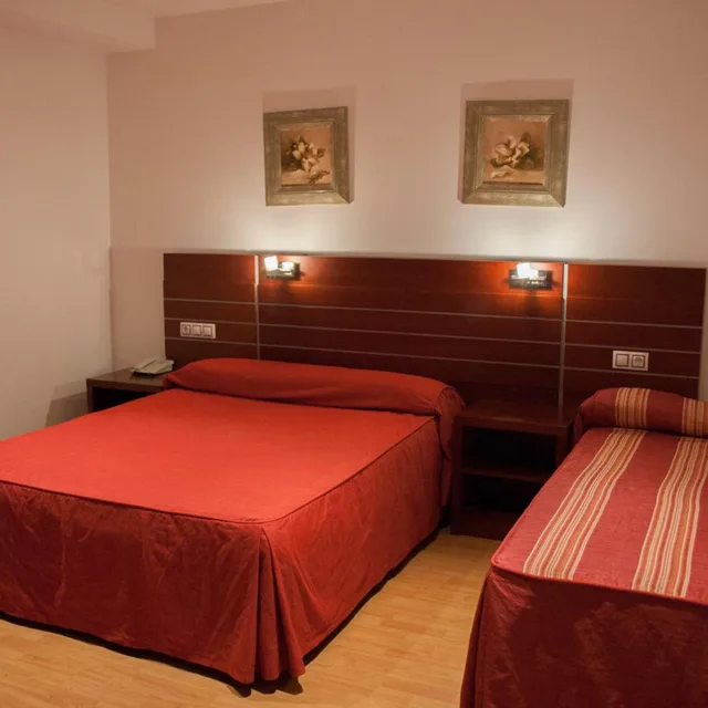 غرفة ثلاثية، Norte Hotel 4/10