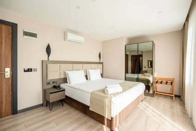 غرفة بسرير مزدوج بإطلالة على البحر بشرفة، Magia Hotel 3/4