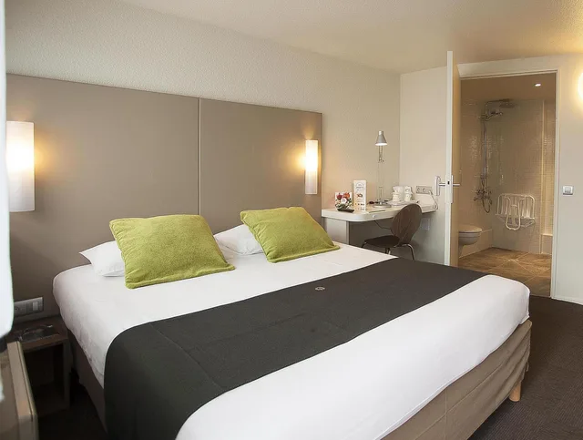 Next Generation, Double Bed, CAMPANILE DINAN - TADEN 1/1