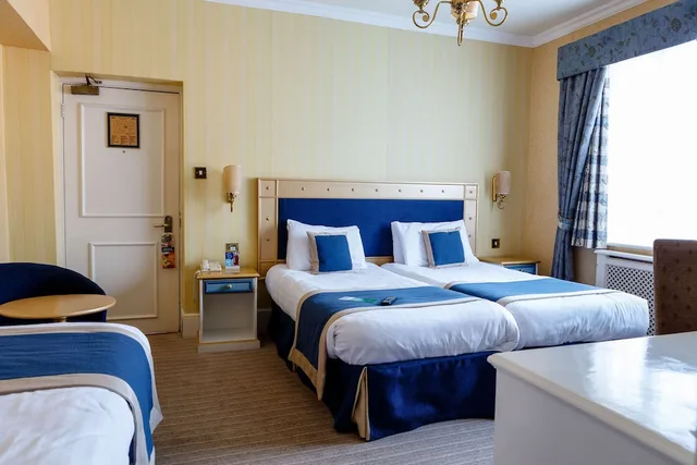 غرفة عائلية بثلاثة أسرّة، Best Western Abbots Barton Hotel 2/8