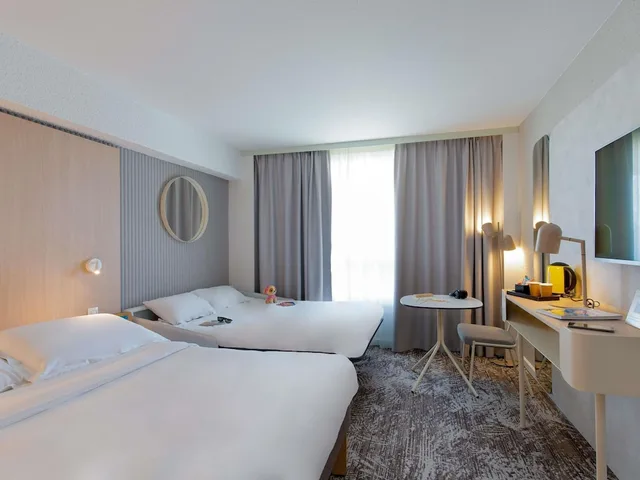 غرفة كلاسيكية بسرير مزدوج مع أريكة، Hotel Novotel Aix En Provence Pont De L'arc Fenouilleres 3/10
