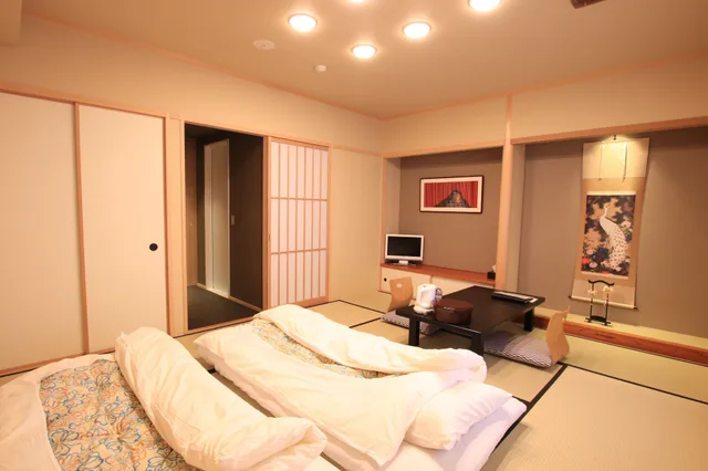 غرفة يابانية قياسية بفرشتي فوتون، NISHIYAMA RYOKAN 1/6