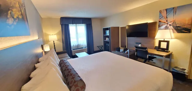 غرفة بسرير كينج بحوض استحمام، Best Western Plus Hollywood/Aventura 1/2