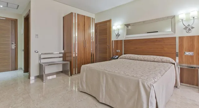 غرفة قياسية بسرير مزدوج أو سريرين منفصلين، Gran Hotel Corona Sol 3/4