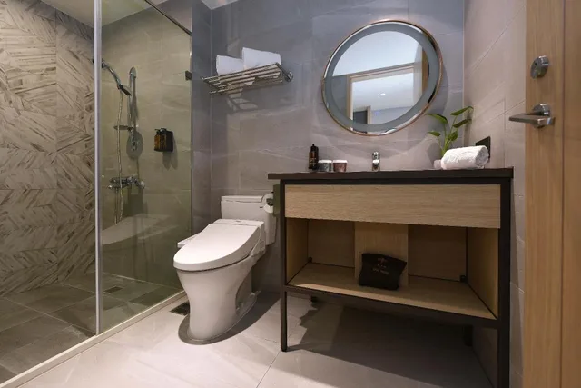 Theme, 1 Queen and 1 Single Bed، Fullon Poshtel Kaohisung 2/3