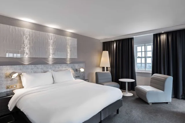 Superior, Twin Beds, Scenic View، Radisson Blu Hotel, Edinburgh City Centre 3/9