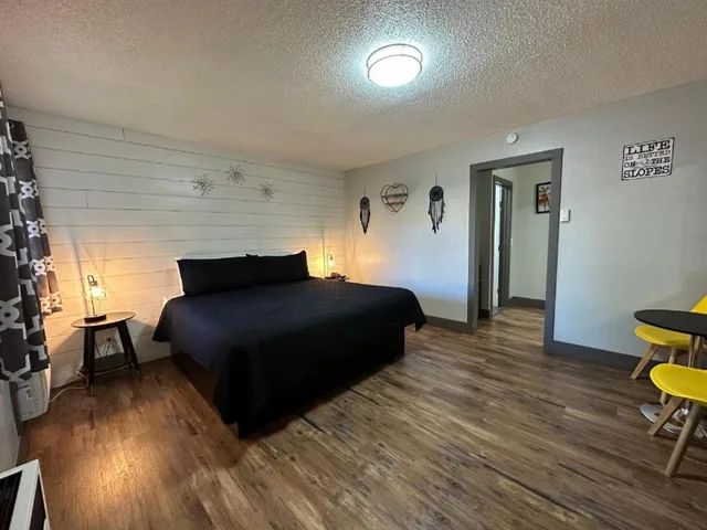 غرفة بسرير كينج، Lake Ridge Hotel 8/10