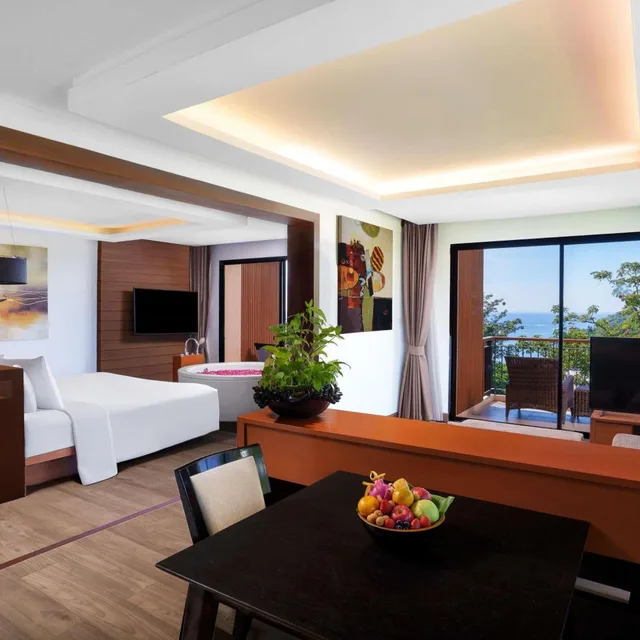 جناح عائلي بسرير كينج بإطلالة على البحر بشرفة، Novotel Phuket Kata Avista Resort And Spa 7/20