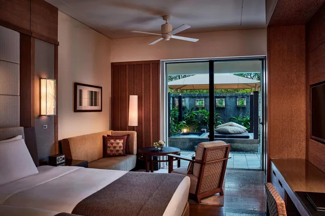 room, 2 double beds, pool access, ground floor، The Ritz Carlton Okinawa 5/9
