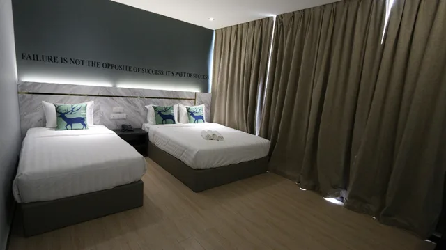 غرفة ديلوكس عائلية بسرير كوين وسرير فردي، Hotel 99 Sepang KLIA 2/2