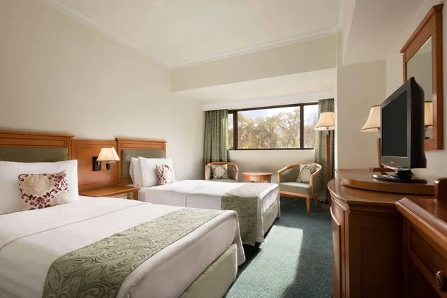 غرفة قياسية بسريرين منفصلين، Ramada by Wyndham Tashkent 2/2