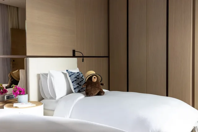 غرفة ديلوكس بسرير كينج وسريرين منفصلين بإطلالة على البحر، METT Hotel & Beach Resort Bodrum 1/2