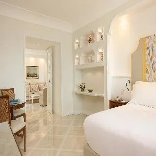 جناح ملكي، Grand Hotel Royal 2/2