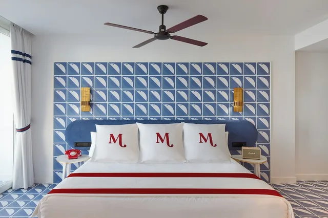 جناح بسرير كينج بإطلالة على البحر بشرفة مع أريكة، Hotel Mongibello Ibiza 4/8