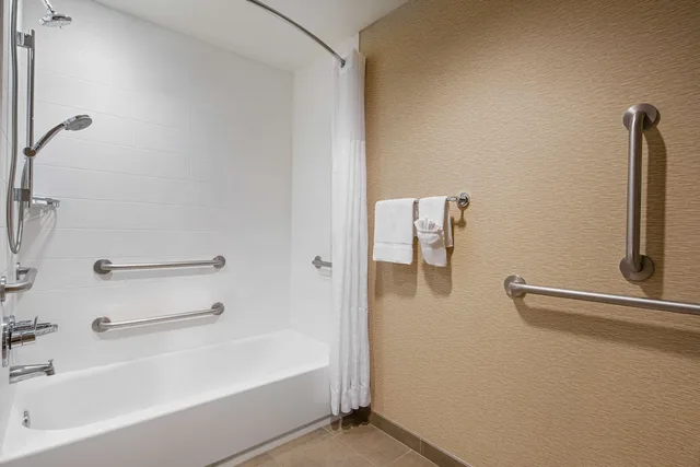 Suite, King Bed, Corner, Homewood Suites Springfield Va 6/6