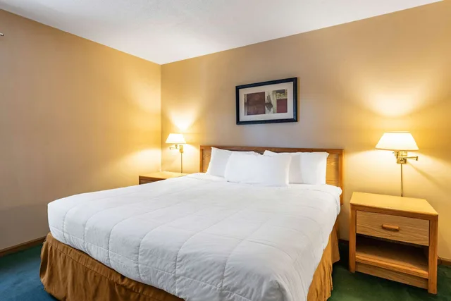 جناح بسرير كينج بحوض جاكوزي، Americas Best Value Inn Suites St Marys 1/2