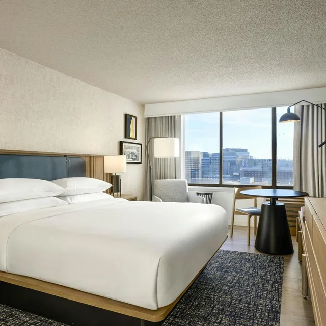 غرفة ديلوكس بسرير كينج، Sheraton Philadelphia University City 2/6
